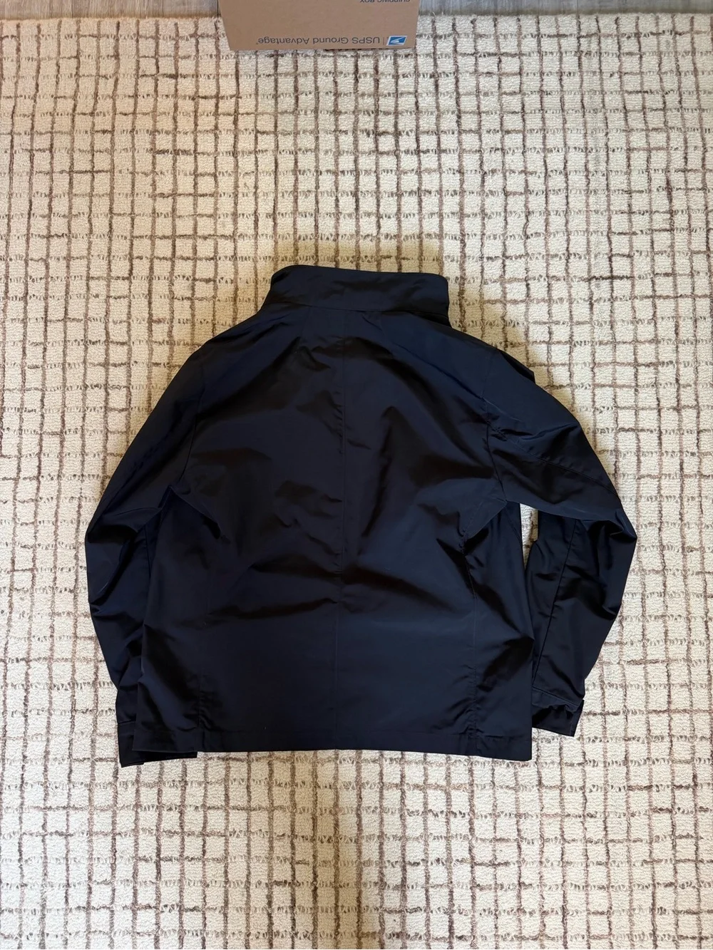 Great condition Theory Men’s Black Military-Style Field Jacket